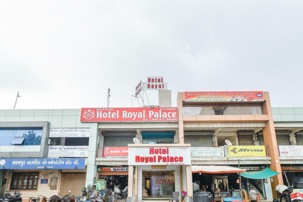 Oyo 47110 Hotel Royal Palace Naroda Exterior photo