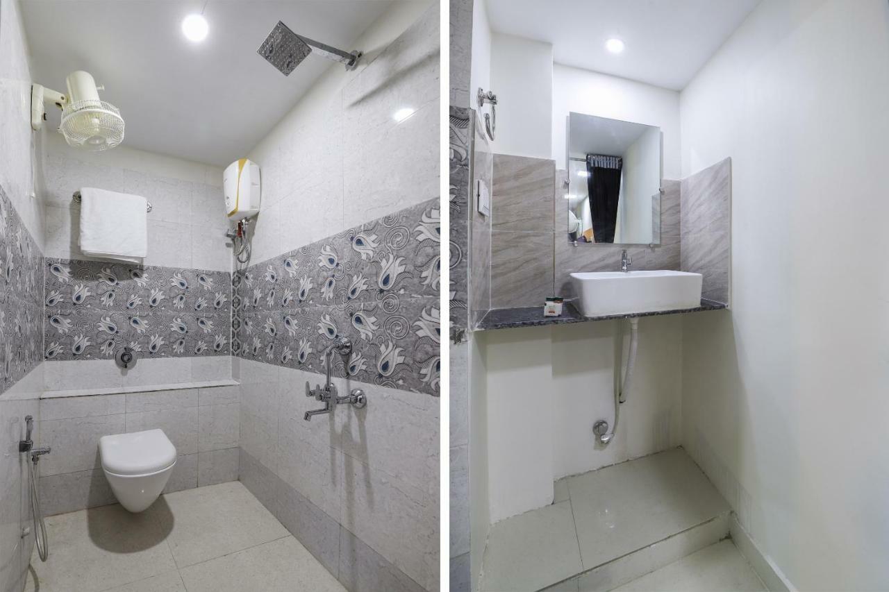 Oyo 47110 Hotel Royal Palace Naroda Exterior photo